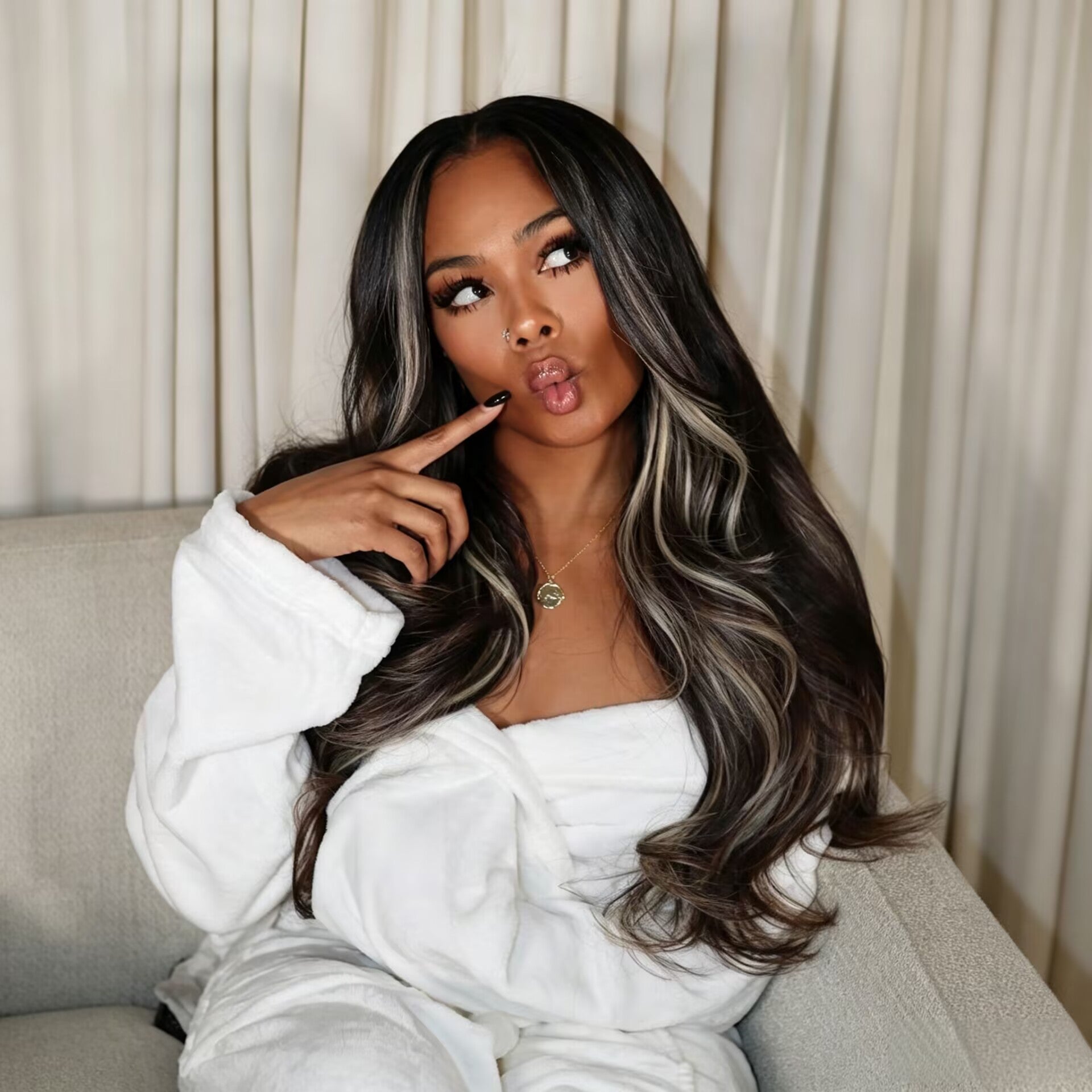 Zlike Gold Highlight Layered Body Wave 7x5 Transparent Lace Human Hair Wig